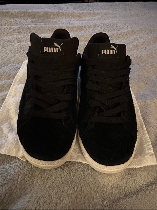 Puma Other - Puma Shoes Men's Size 9 Black White Classic Suede Sneakers